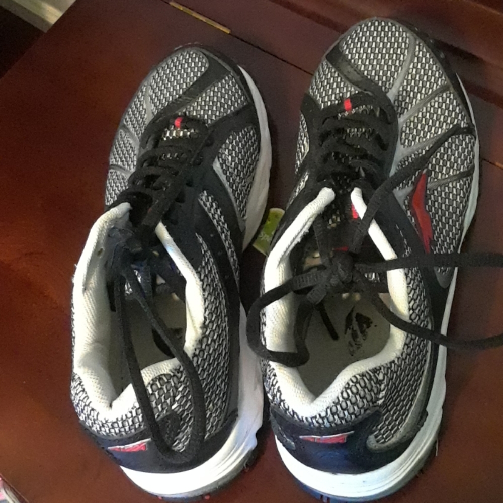 Avia sneakers